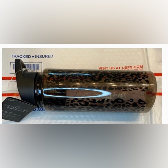 VS Workout Kit: Bottle Towel Ponytail Holders Leopard Print Sports Bottle NIB - Picture 7 of 8